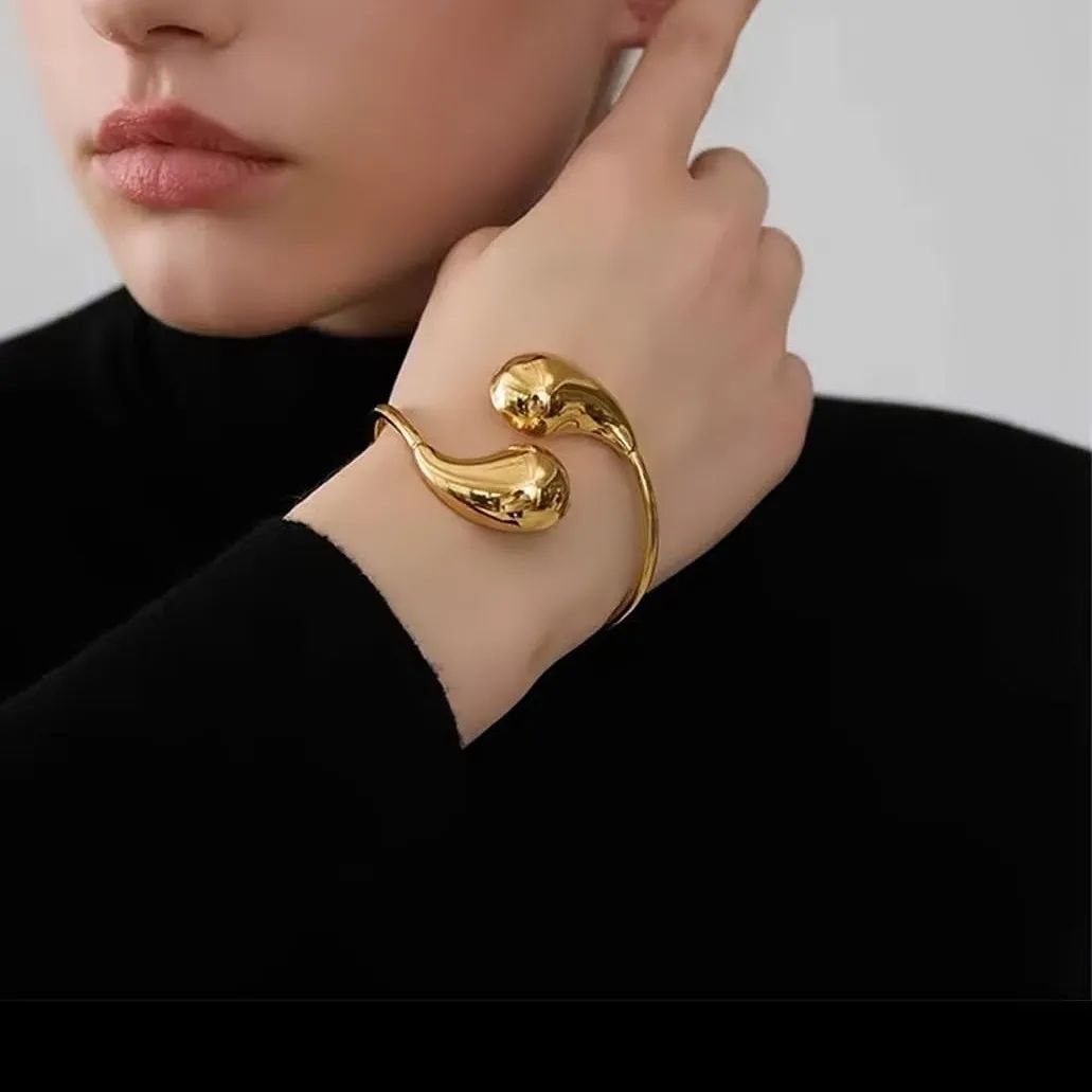 Gold Tear Drop Bracelet