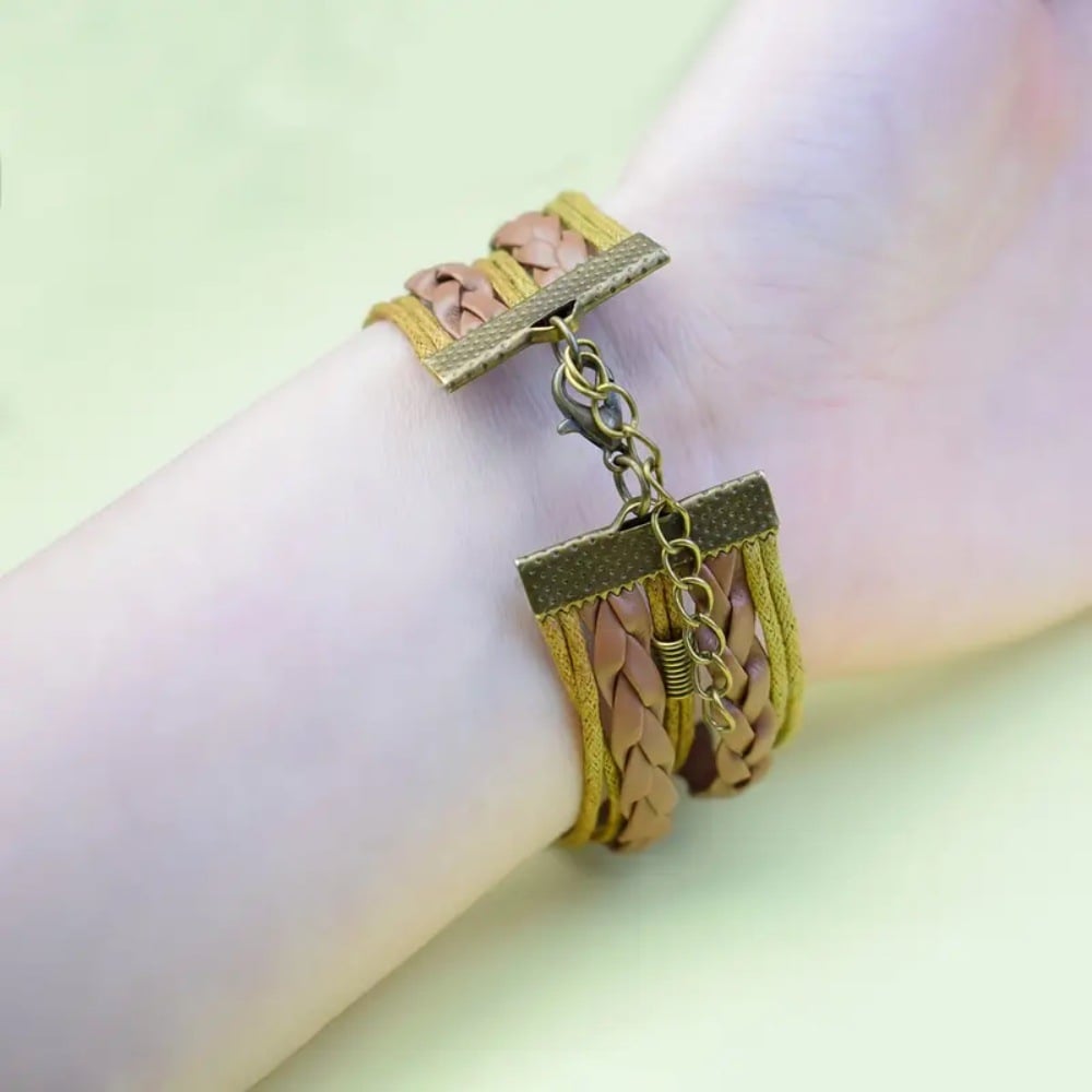 Round Frame Braided Bracelet