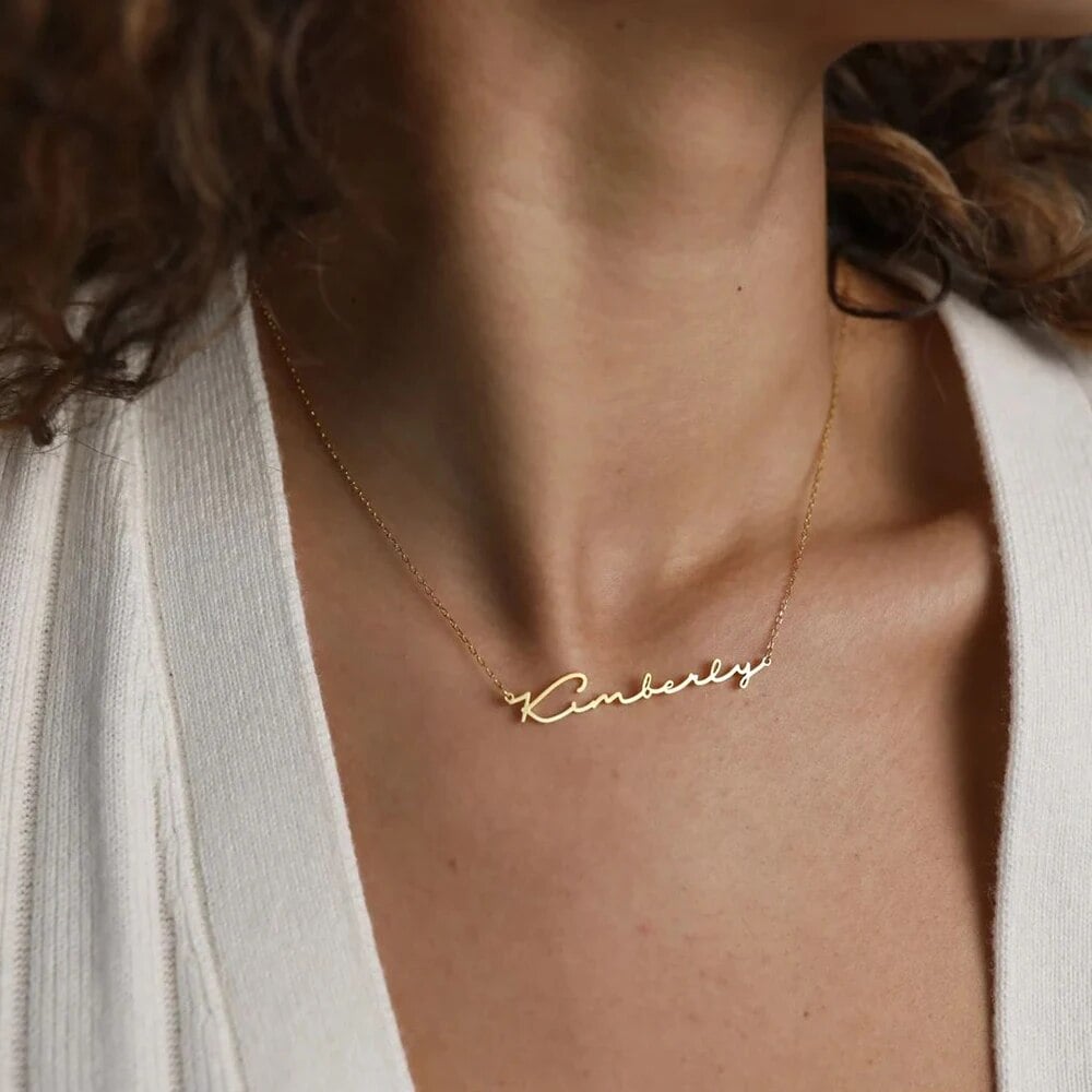 Gold name necklace