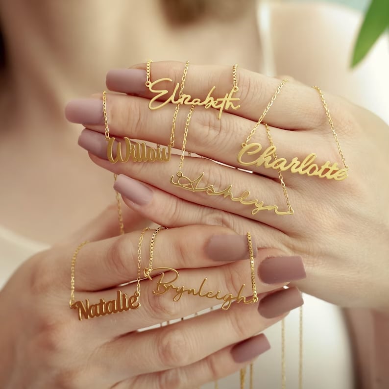Gold name necklace