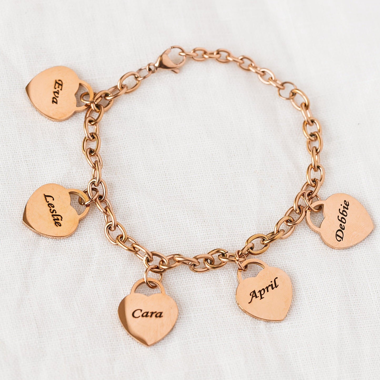 Link Bracelet with Heart Charms in 18K Gold Plating