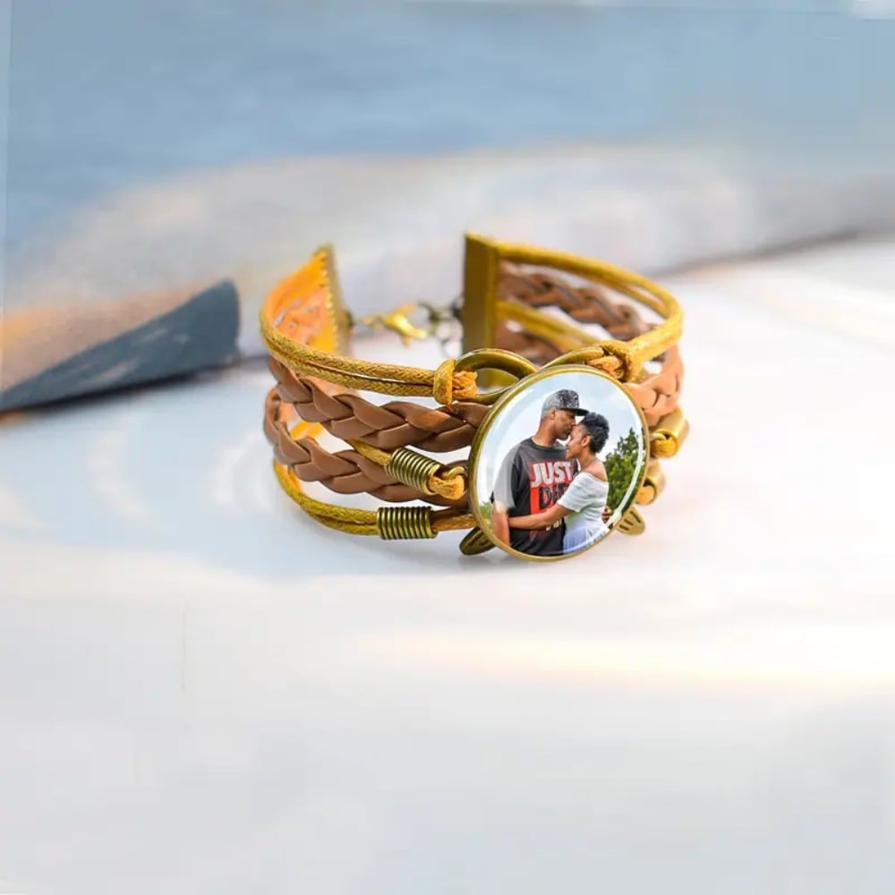 Round Frame Braided Bracelet