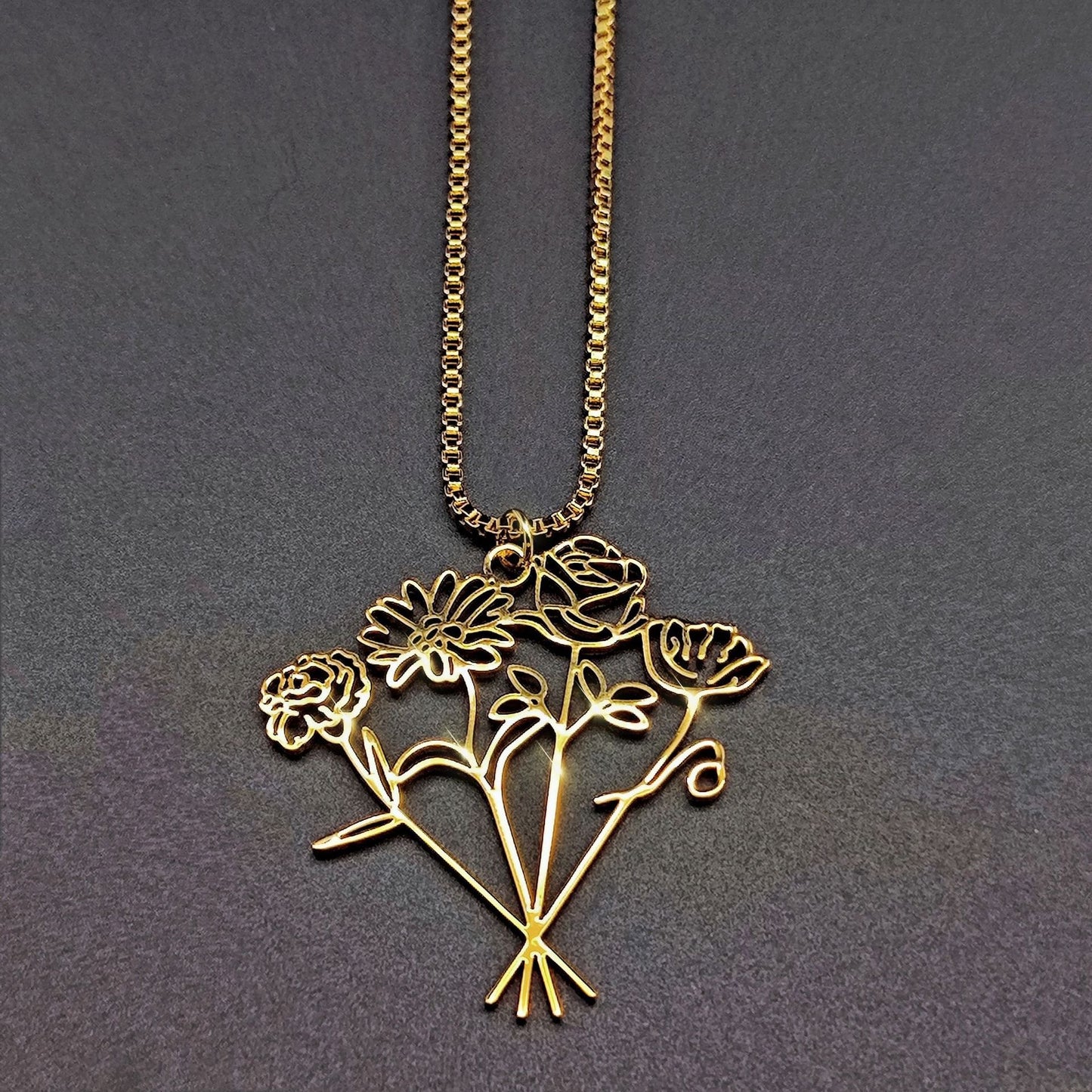 💐Birth Flower Bouquet Necklace