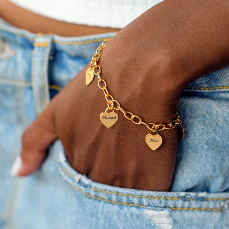 Link Bracelet with Heart Charms in 18K Gold Plating